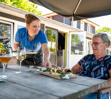 bediening terras.jpg