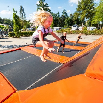 trampoline springen.jpg