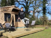 Skylodge jump wild mees.jpg