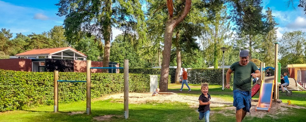 kampeerplaats met auto tent 2023 (5).jpeg