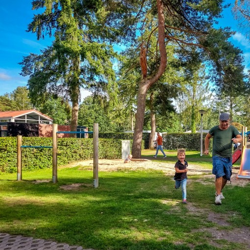 kampeerplaats met auto tent 2023 (5).jpeg