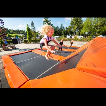 trampoline springen.jpg