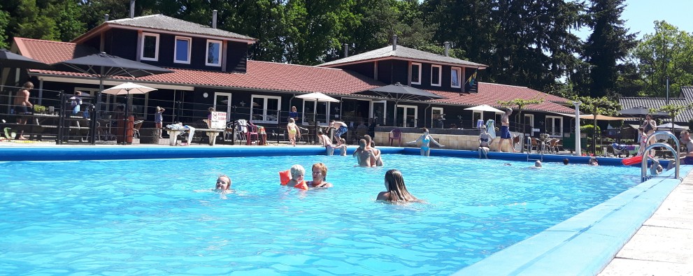 Zwembad Camping de Zandhegge 1200x400.jpg